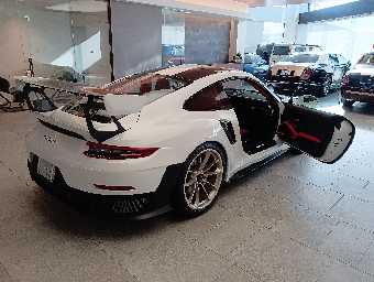 PORSCHE 911 2019 Image 56