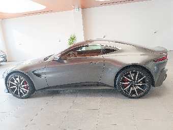 ASTON MARTIN VANTEGE 2018 Image 13