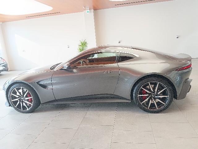 ASTON MARTIN VANTEGE 2018 Image 19