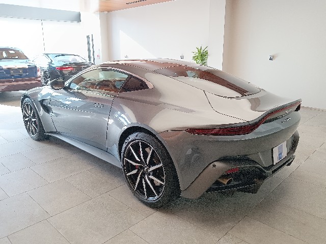 ASTON MARTIN VANTEGE 2018 Image 23