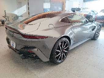 ASTON MARTIN VANTEGE 2018 Image 19