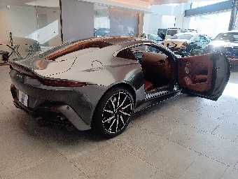 ASTON MARTIN VANTEGE 2018 Image 20