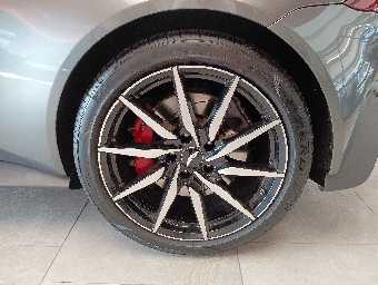 ASTON MARTIN VANTEGE 2018 Image 23