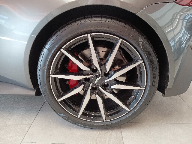 ASTON MARTIN VANTEGE 2018 Image 29