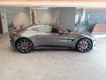 ASTON MARTIN VANTEGE 2018 Image 4