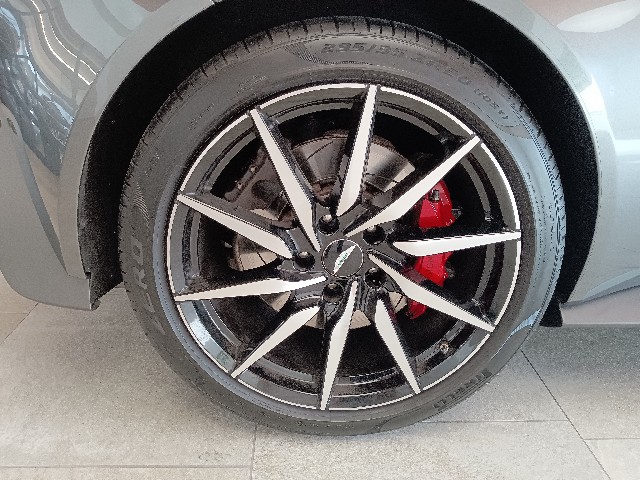 ASTON MARTIN VANTEGE 2018 Image 31