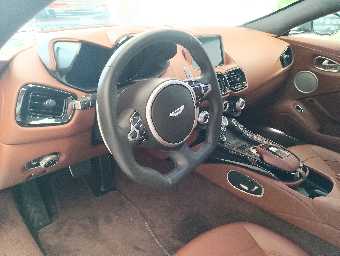 ASTON MARTIN VANTEGE 2018 Image 30