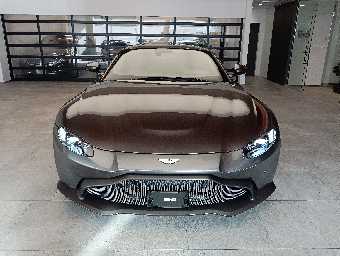 ASTON MARTIN VANTEGE 2018 Image 31