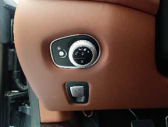 ASTON MARTIN VANTEGE 2018 Image 36