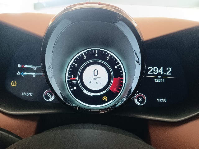 ASTON MARTIN VANTEGE 2018 Image 45