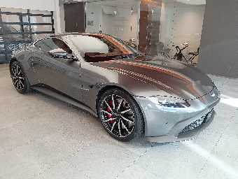 ASTON MARTIN VANTEGE 2018 Image 7