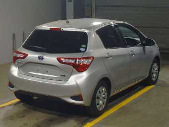TOYOTA VITZ 2018 Image 2