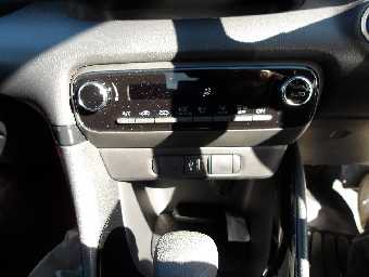 TOYOTA YARIS 2020 Image 12