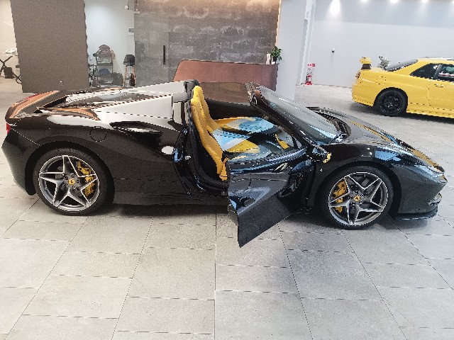 FERRARI F8 SPIDER 2021 Image 36