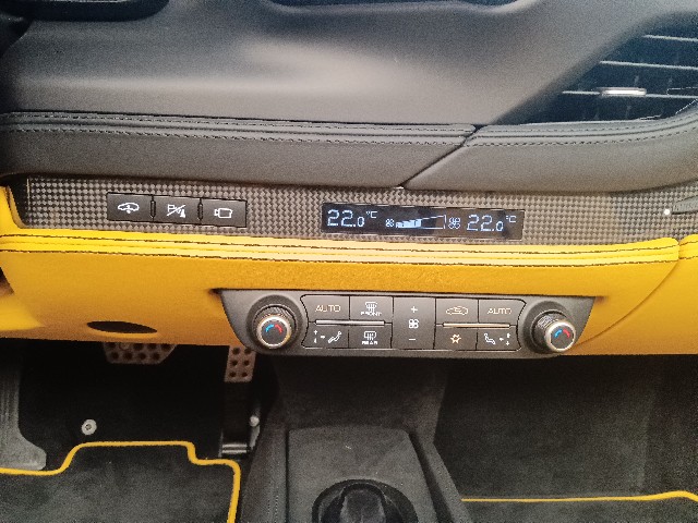 FERRARI F8 SPIDER 2021 Image 57