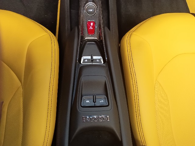 FERRARI F8 SPIDER 2021 Image 59