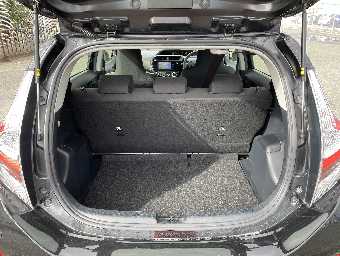 TOYOTA AQUA 2019 Image 9