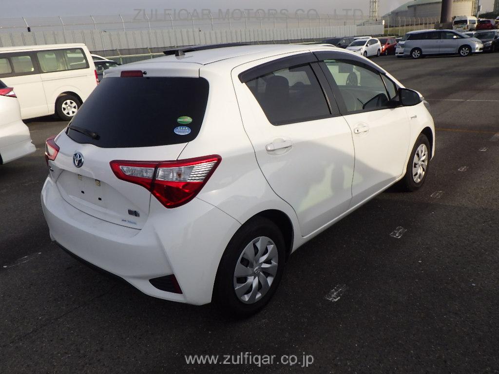 TOYOTA VITZ 2018 Image 11