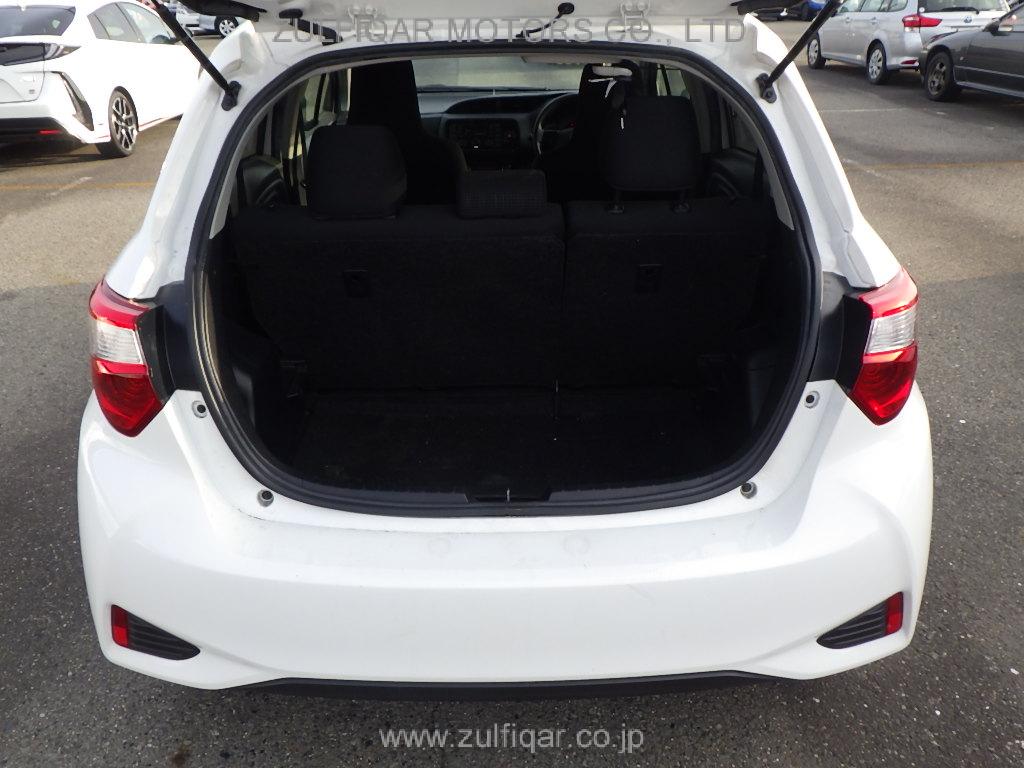 TOYOTA VITZ 2018 Image 12