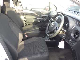 TOYOTA VITZ 2018 Image 16