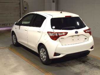 TOYOTA VITZ 2018 Image 4