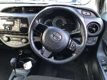 TOYOTA VITZ 2018 Image 6