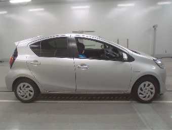 TOYOTA AQUA 2019 Image 3