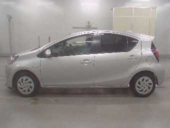 TOYOTA AQUA 2019 Image 4