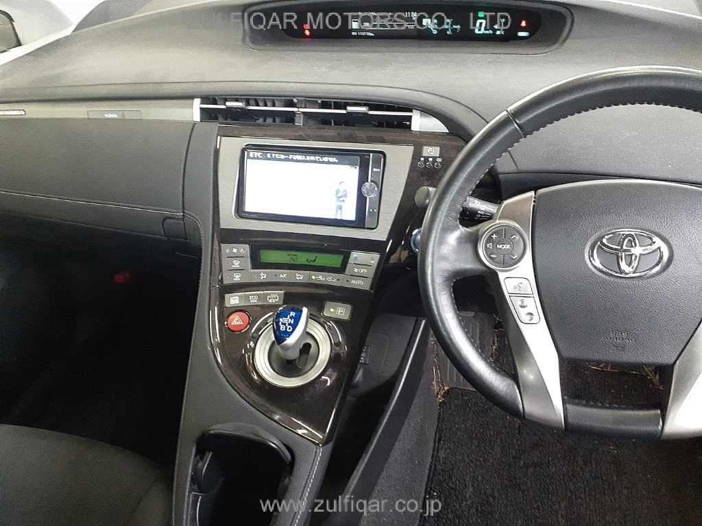 TOYOTA PRIUS PHV 2013 Image 9