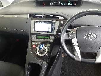 TOYOTA PRIUS PHV 2013 Image 9
