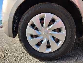 TOYOTA VITZ 2017 Image 17