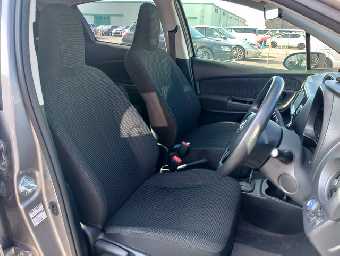 TOYOTA VITZ 2017 Image 19