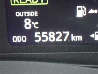 TOYOTA VITZ 2017 Image 6