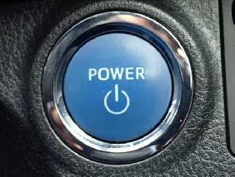 TOYOTA VITZ 2017 Image 9