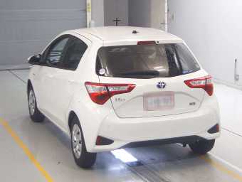 TOYOTA VITZ 2018 Image 6