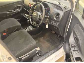 TOYOTA VITZ 2018 Image 5