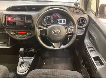 TOYOTA VITZ 2018 Image 6
