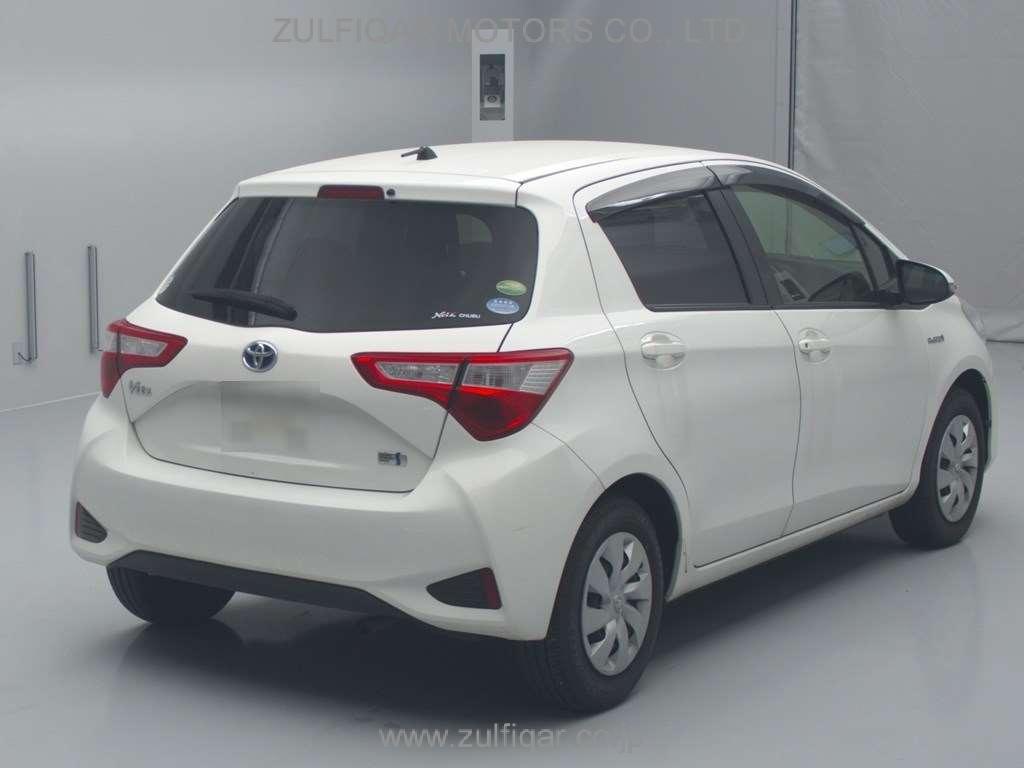 TOYOTA VITZ 2018 Image 2