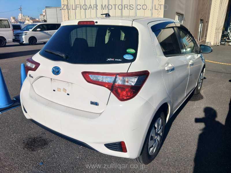 TOYOTA VITZ 2018 Image 12