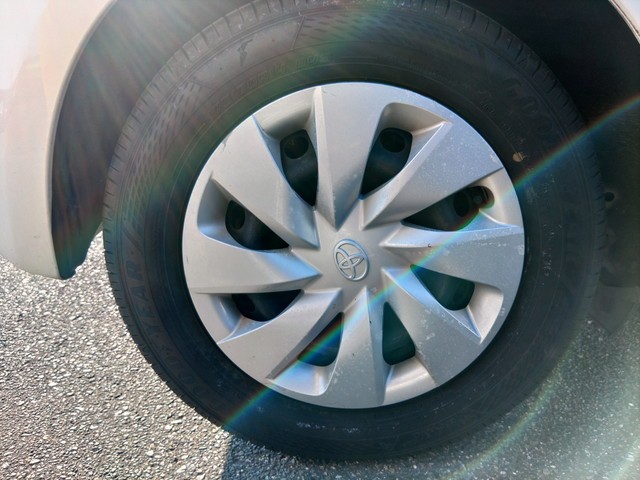 TOYOTA VITZ 2018 Image 19