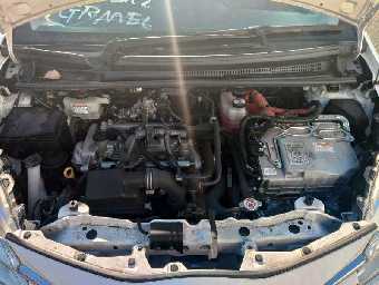 TOYOTA VITZ 2018 Image 14