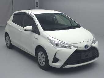TOYOTA VITZ 2018 Image 3