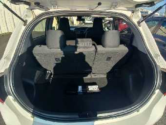 TOYOTA VITZ 2018 Image 15