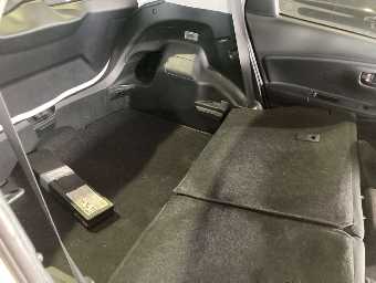 TOYOTA VITZ 2018 Image 7