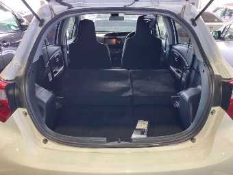 TOYOTA VITZ 2018 Image 8