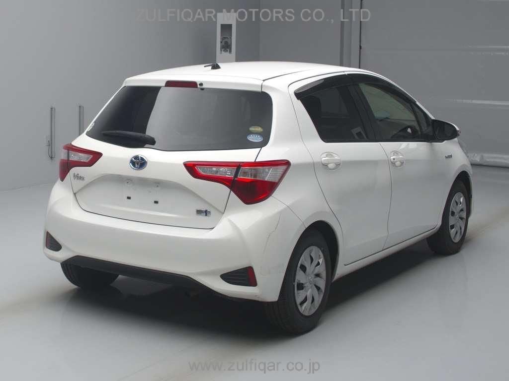 TOYOTA VITZ 2018 Image 2