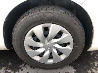 TOYOTA VITZ 2018 Image 8