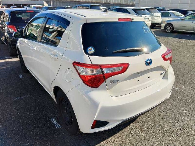 TOYOTA VITZ 2018 Image 20