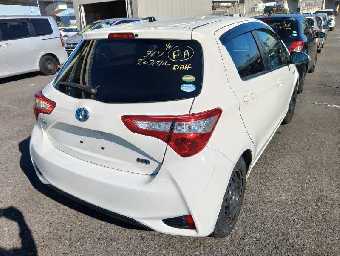 TOYOTA VITZ 2018 Image 12