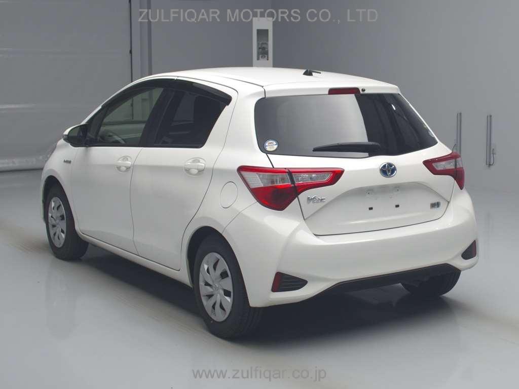 TOYOTA VITZ 2018 Image 4
